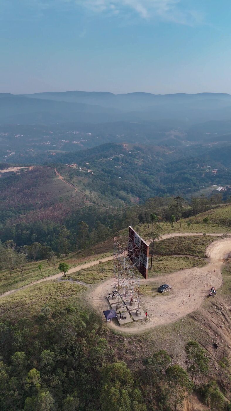 Do cume, a cidade lá embaixo